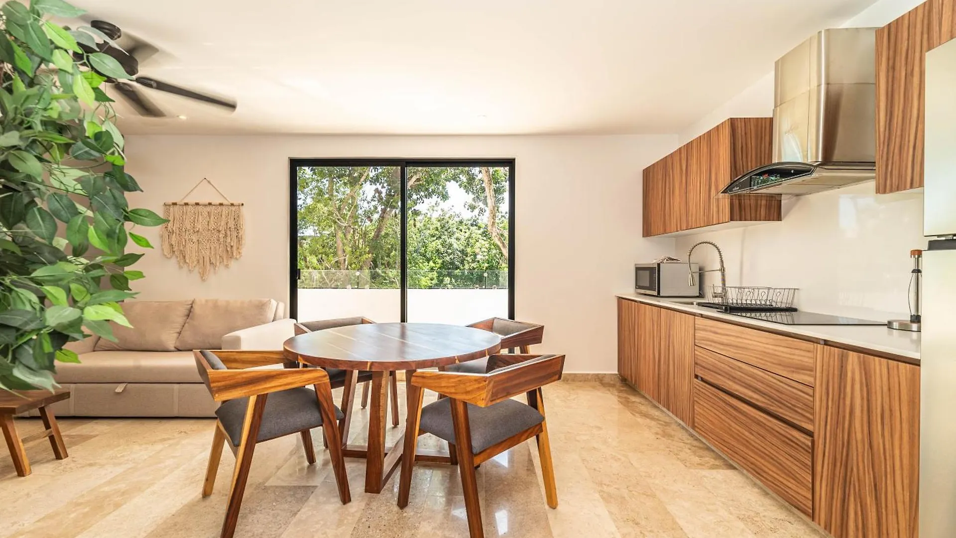 1 Bd Suite With Private Balcony, Rooftop Pool, Gym Tulum