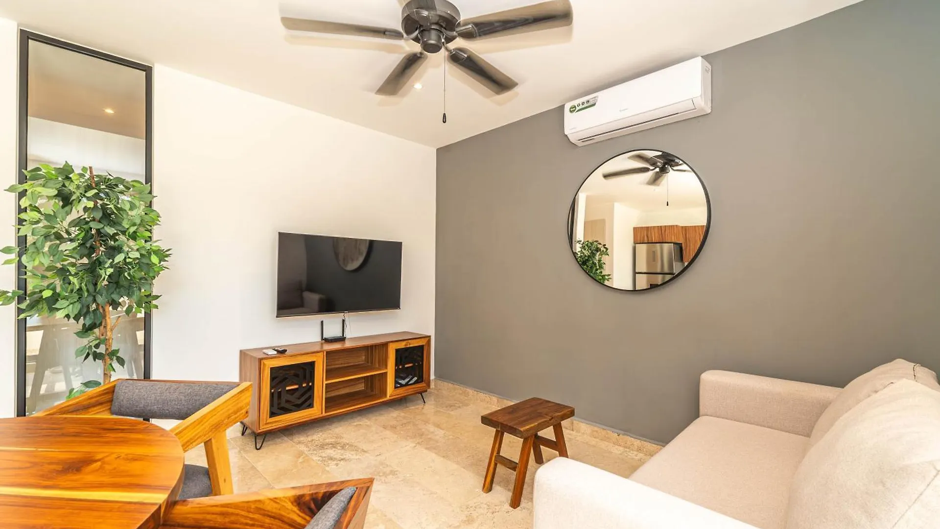 1 Bd Suite With Private Balcony, Rooftop Pool, Gym Tulum