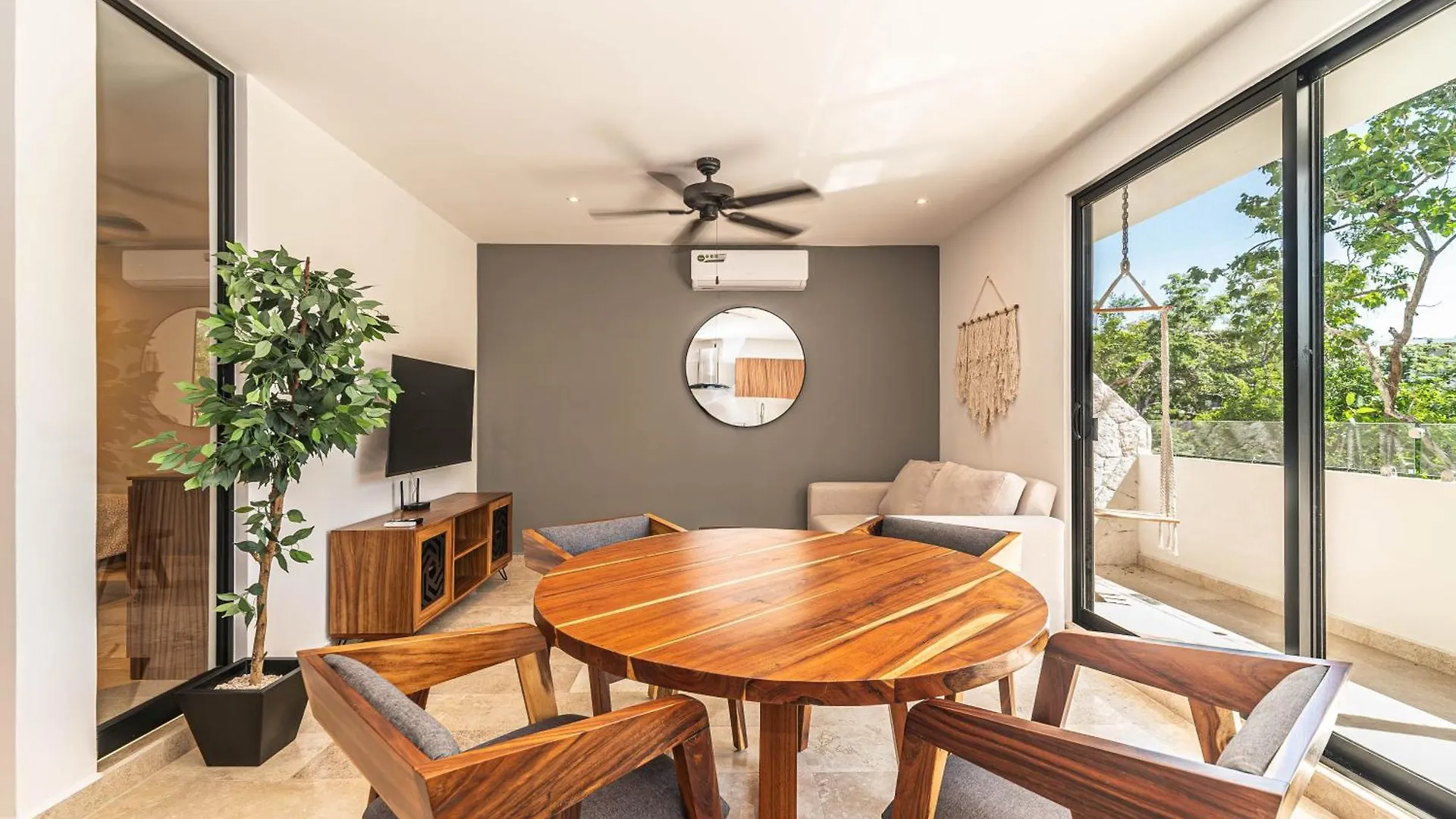 1 Bd Suite With Private Balcony, Rooftop Pool, Gym Tulum