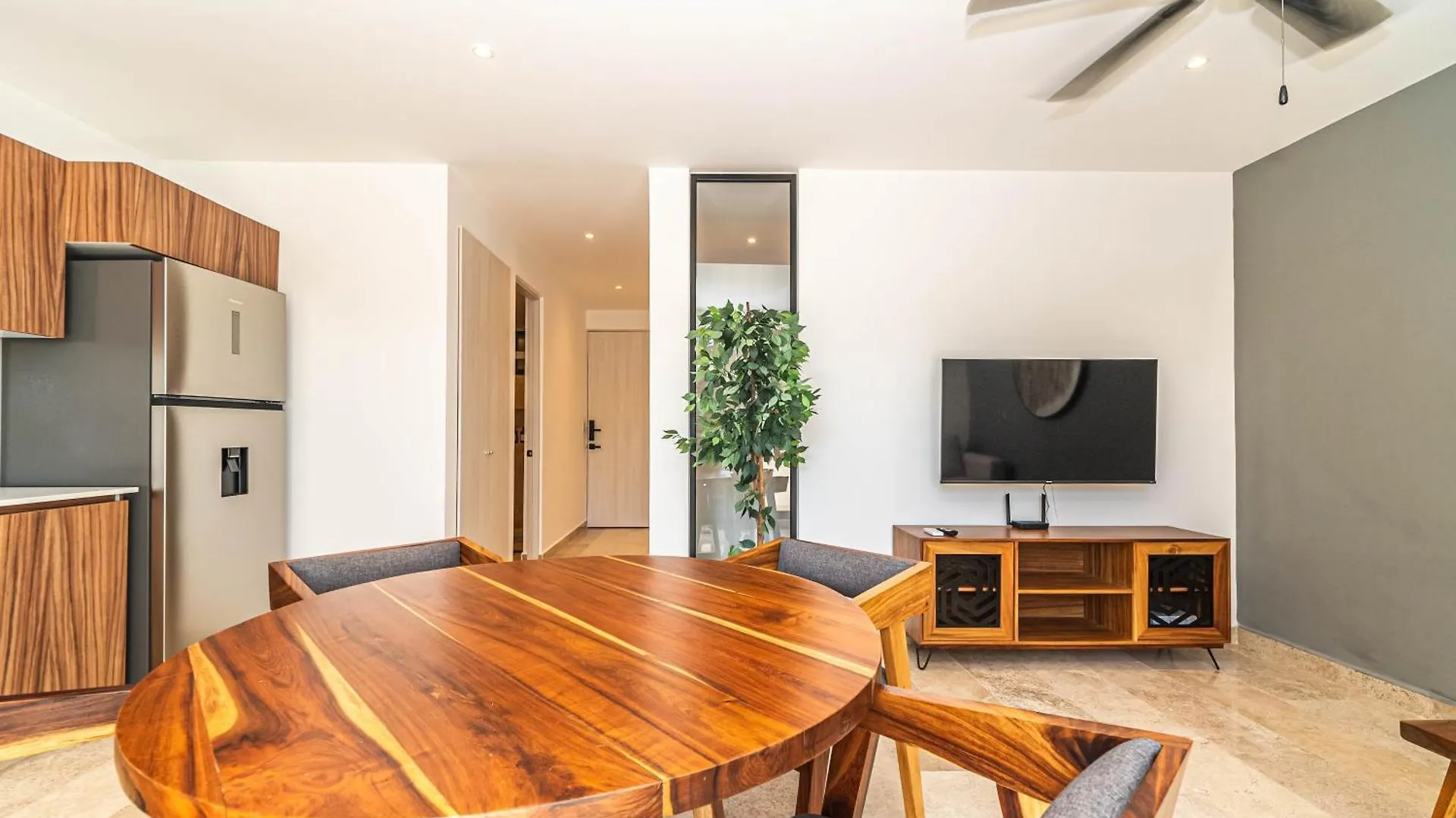 1 Bd Suite With Private Balcony, Rooftop Pool, Gym Tulum Mexico